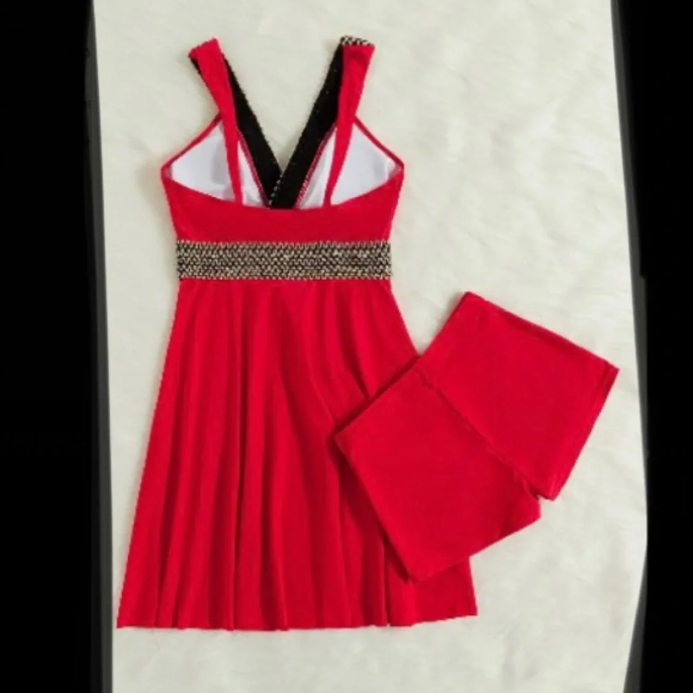 🌺🌺🏊🏻‍♀️Red Tankini with Gold Strip Embellishment🏊🏻‍♀️🌺🌺Boutique New🌺 - Picture 3 of 6